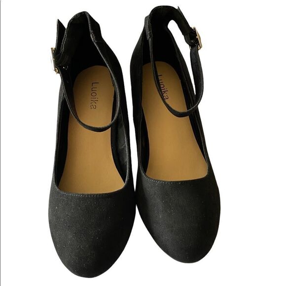 Luoika Wm’s Sz 7 Black Suede Ankle Strap Round Toe Pump Shoes - Picture 2 of 5